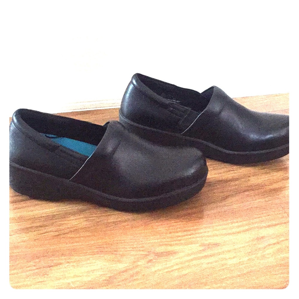 Like new Dr. Scholl’s clogs!